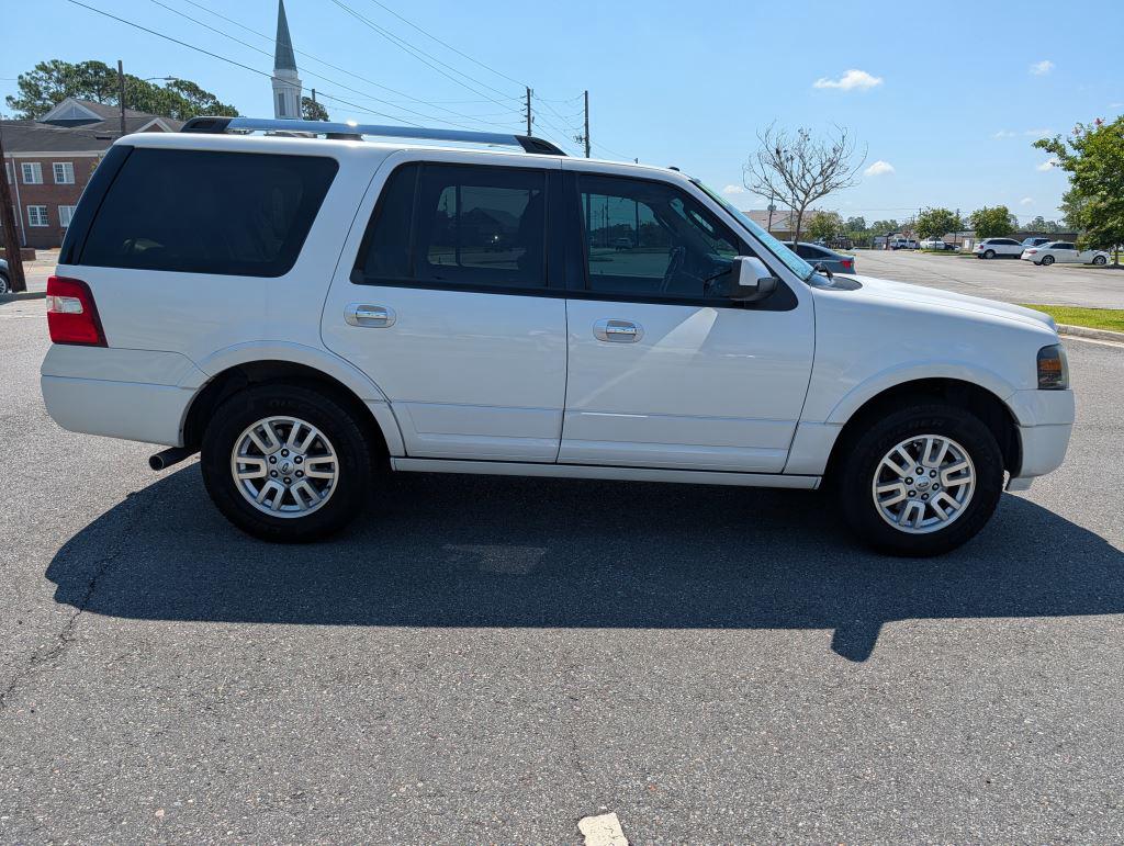 2013 Ford Expedition - $11,995