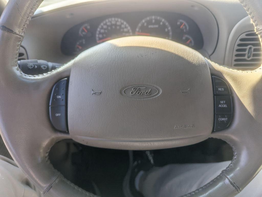 2002 Ford F-150 King Ranch photo