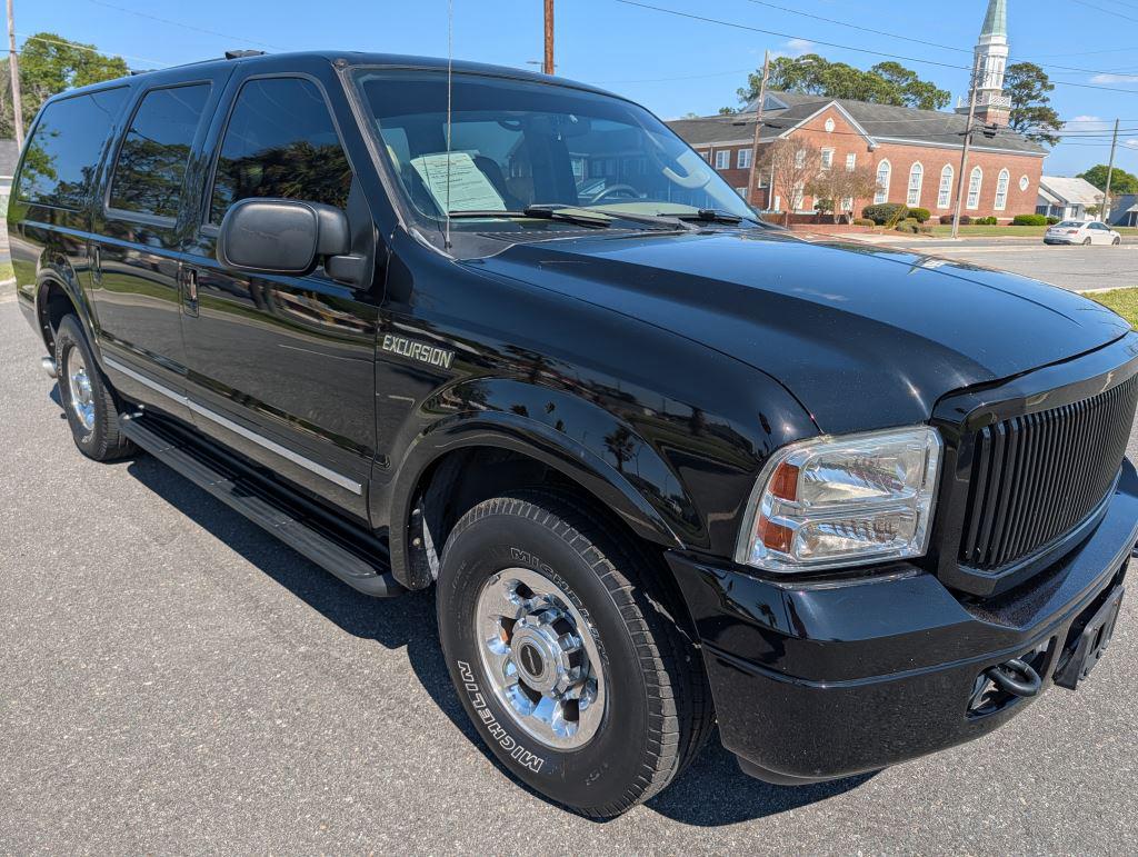 2005 Ford Excursion - $18,500