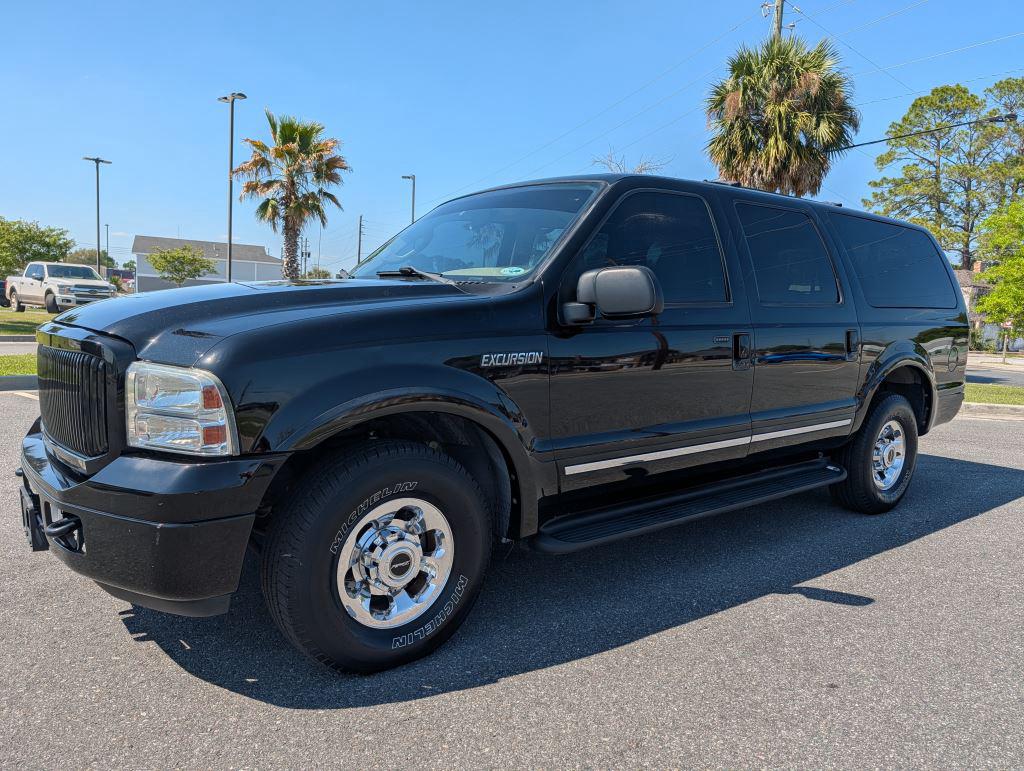 2005 Ford Excursion - $18,500