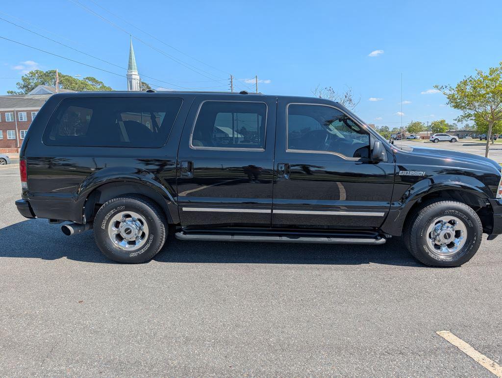 2005 Ford Excursion - $18,500