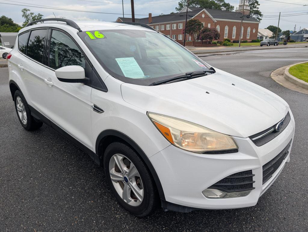2016 Ford Escape - $8,995