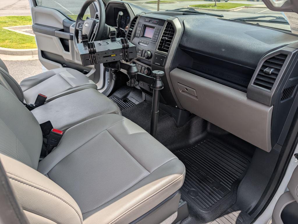 2022 Ford F-250 - $27,900