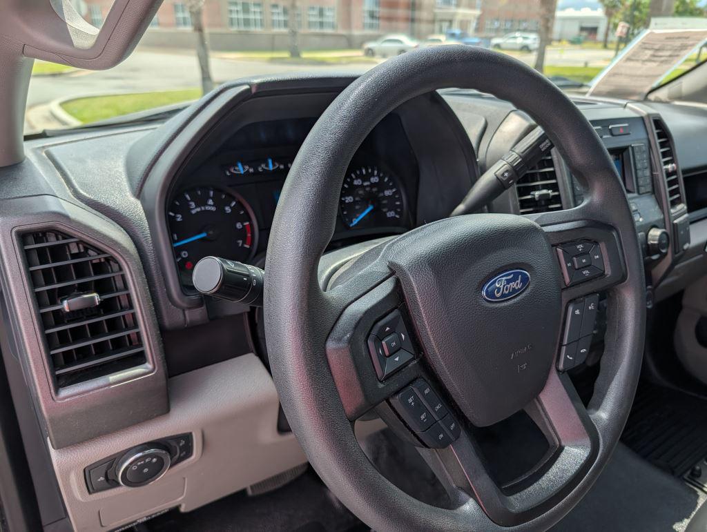 2022 Ford F-250 - $27,900