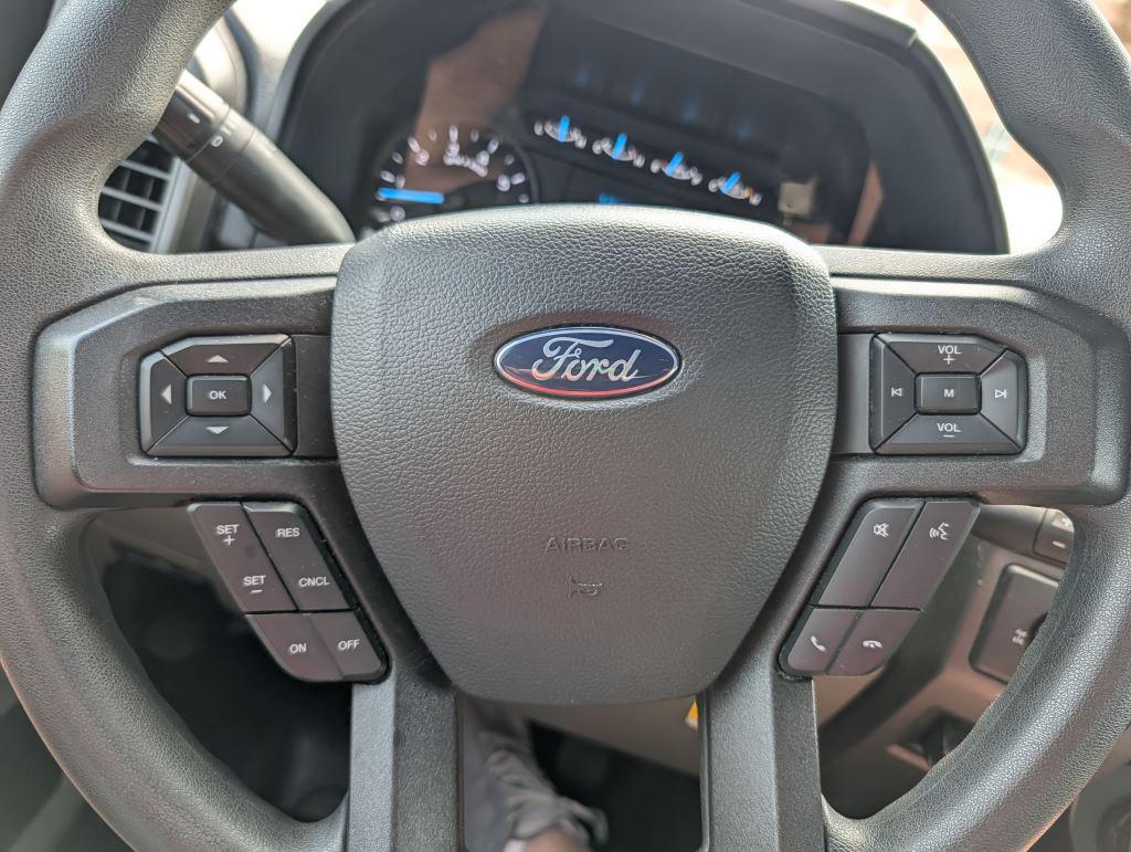 2022 Ford F-250 - $27,900