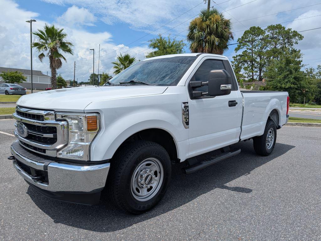 2022 Ford F-250 - $27,900