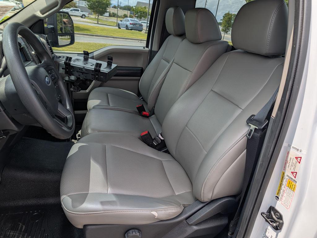 2022 Ford F-250 - $27,900