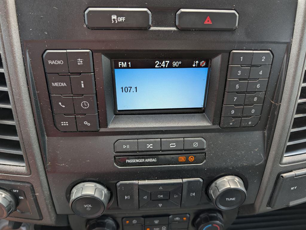 2022 Ford F-250 - $27,900