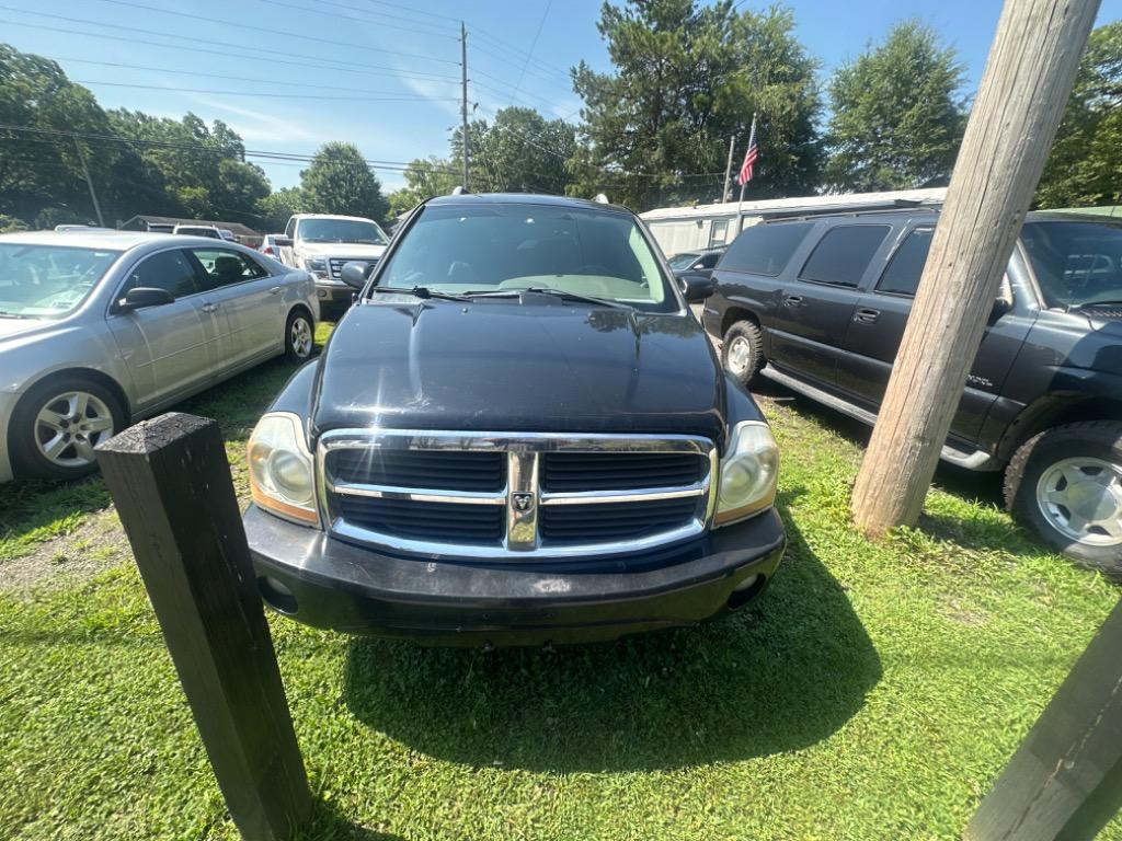 The 2004 Dodge Durango SLT photos