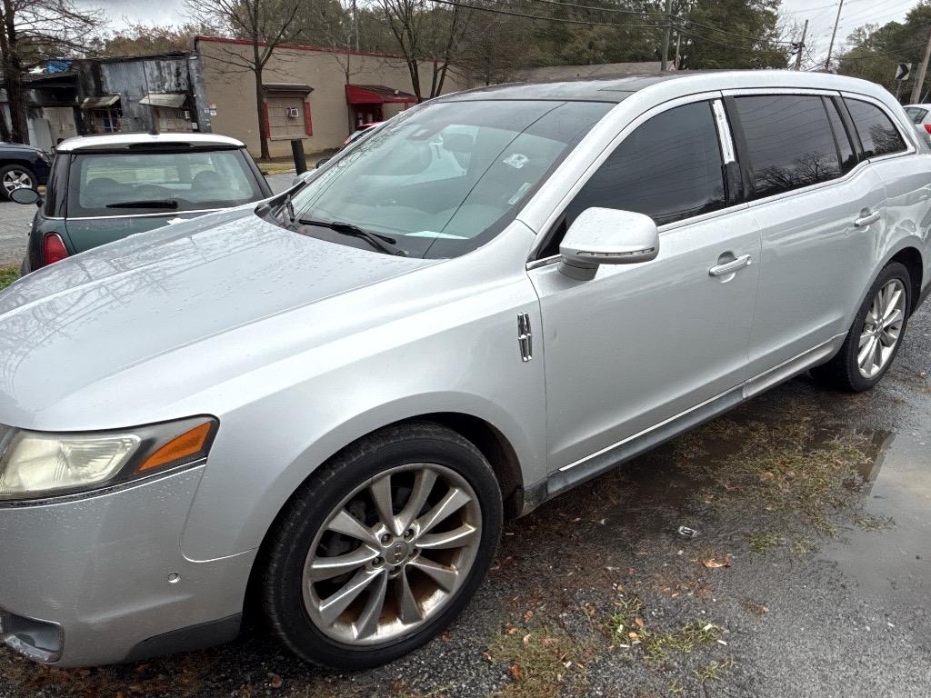 2011 Lincoln MKT - $7,295
