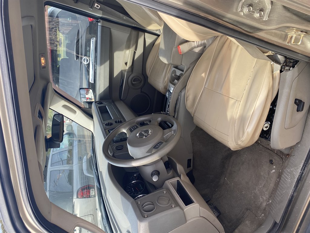 2006 Jeep Commander photo