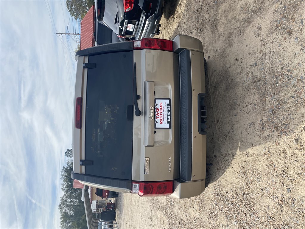 2006 Jeep Commander photo