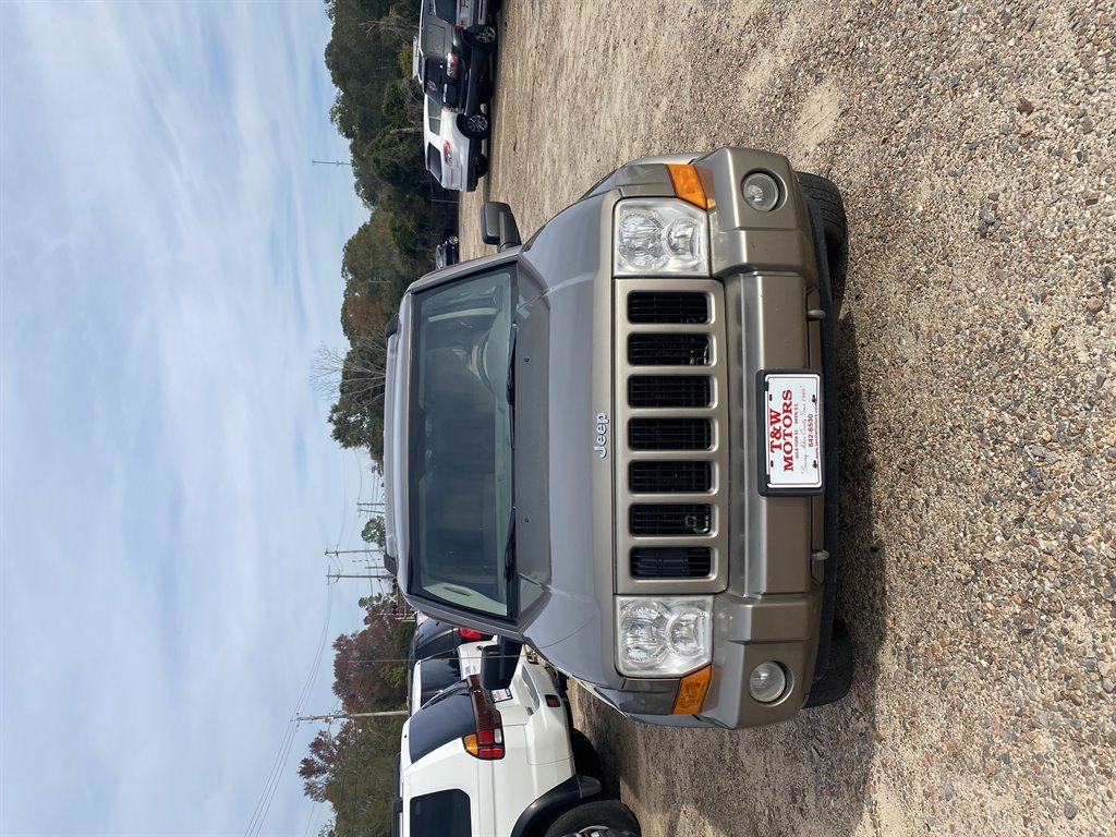2006 Jeep Commander photo