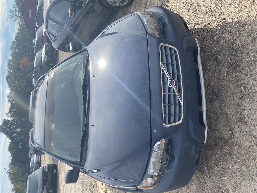 2004 Volvo XC70 photo