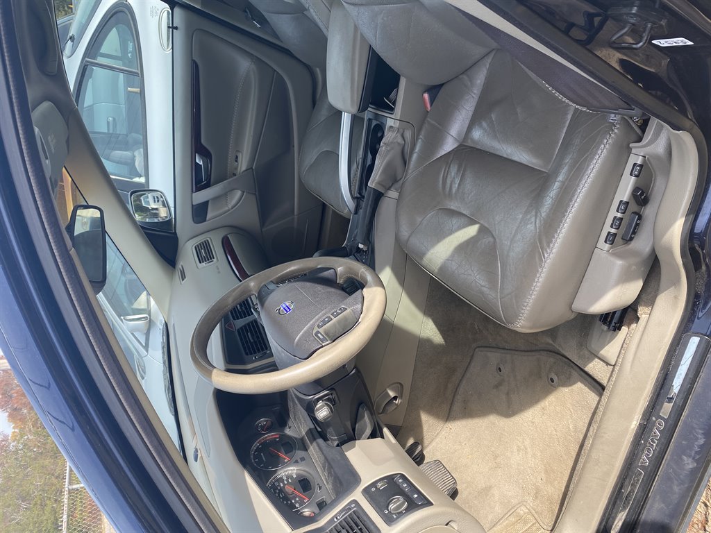 2004 Volvo XC70 photo