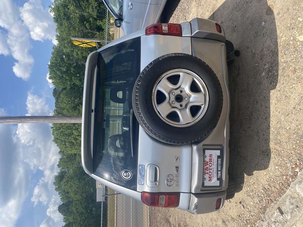 2005 Toyota RAV4 photo