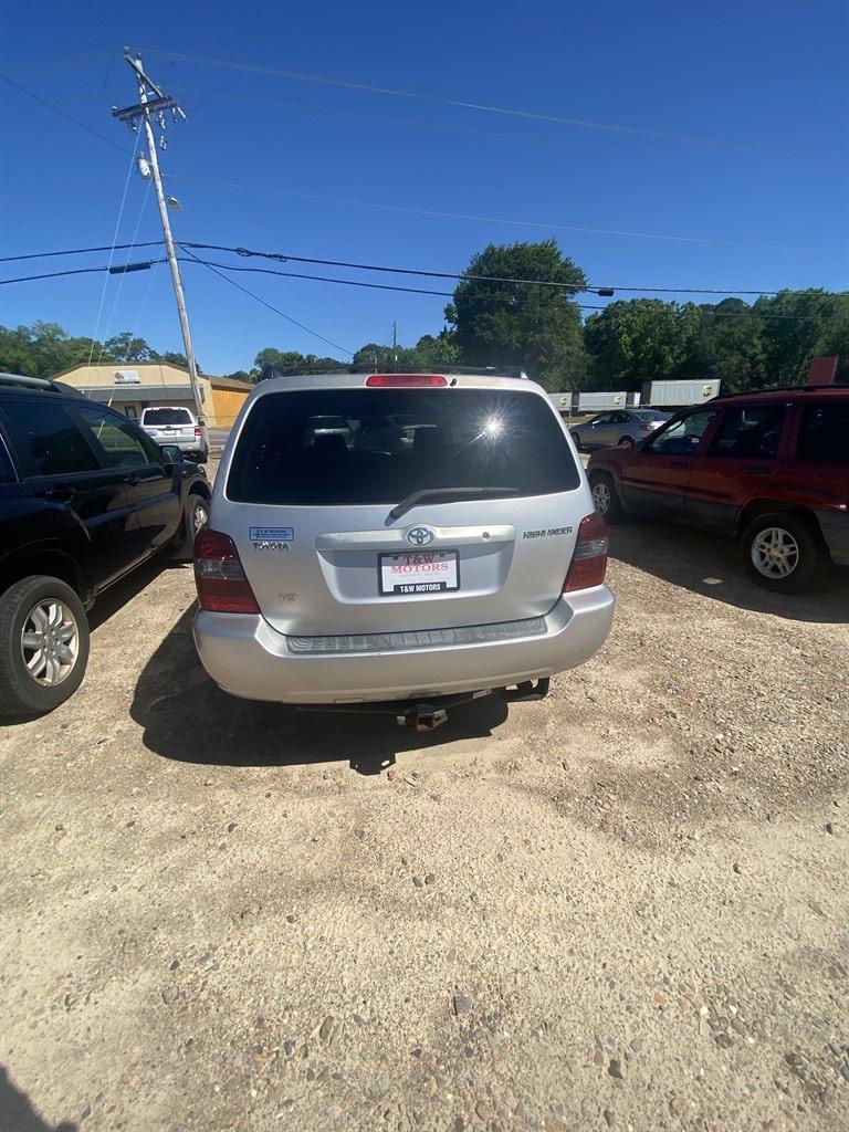 2006 Toyota Highlander - $8,995