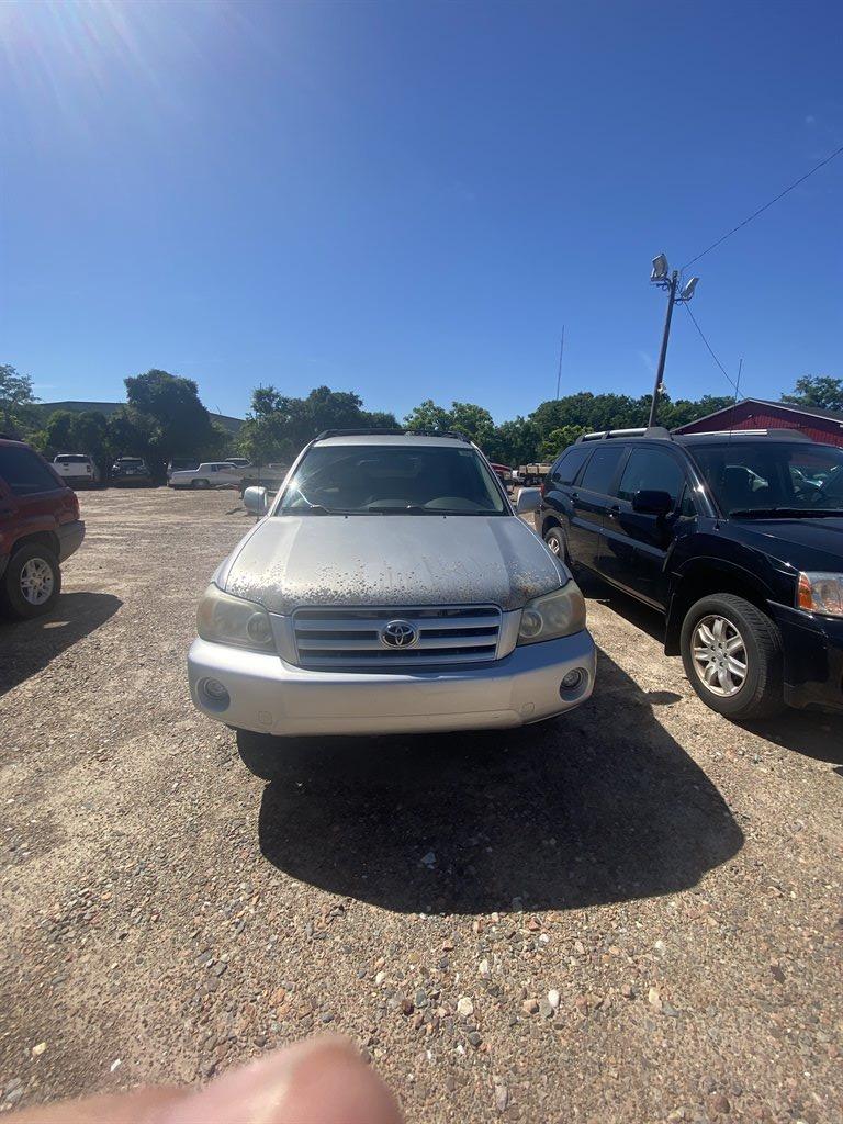 2006 Toyota Highlander - $8,995