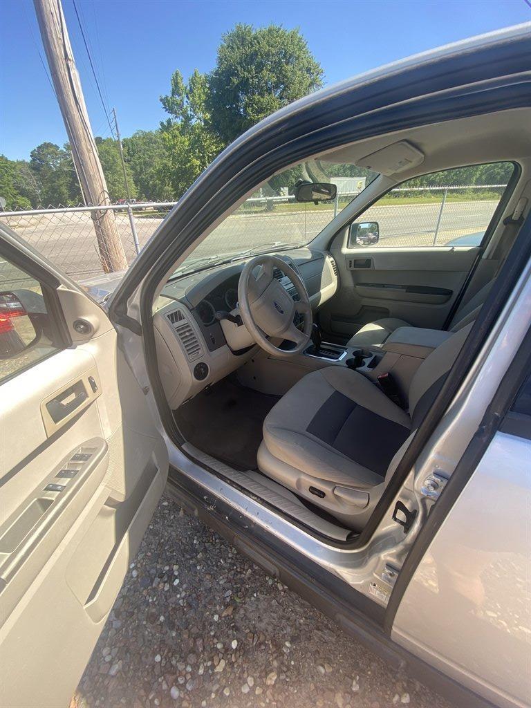 2008 Ford Escape - $5,995