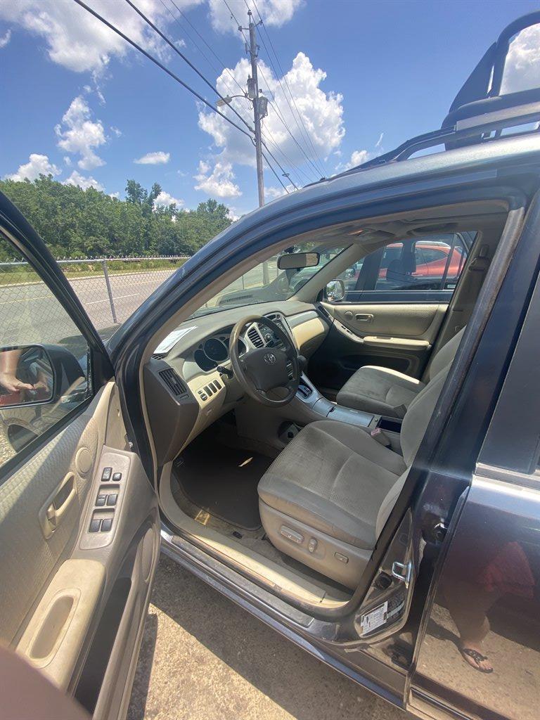 2005 Toyota Highlander - $5,995