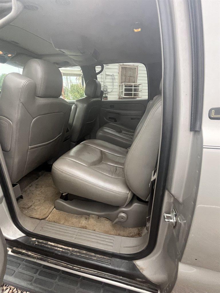 2006 Chevrolet Suburban - $4,995