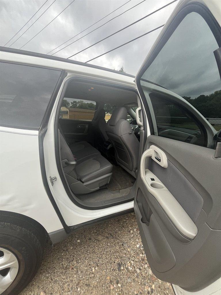 2010 Chevrolet Traverse - $6,995