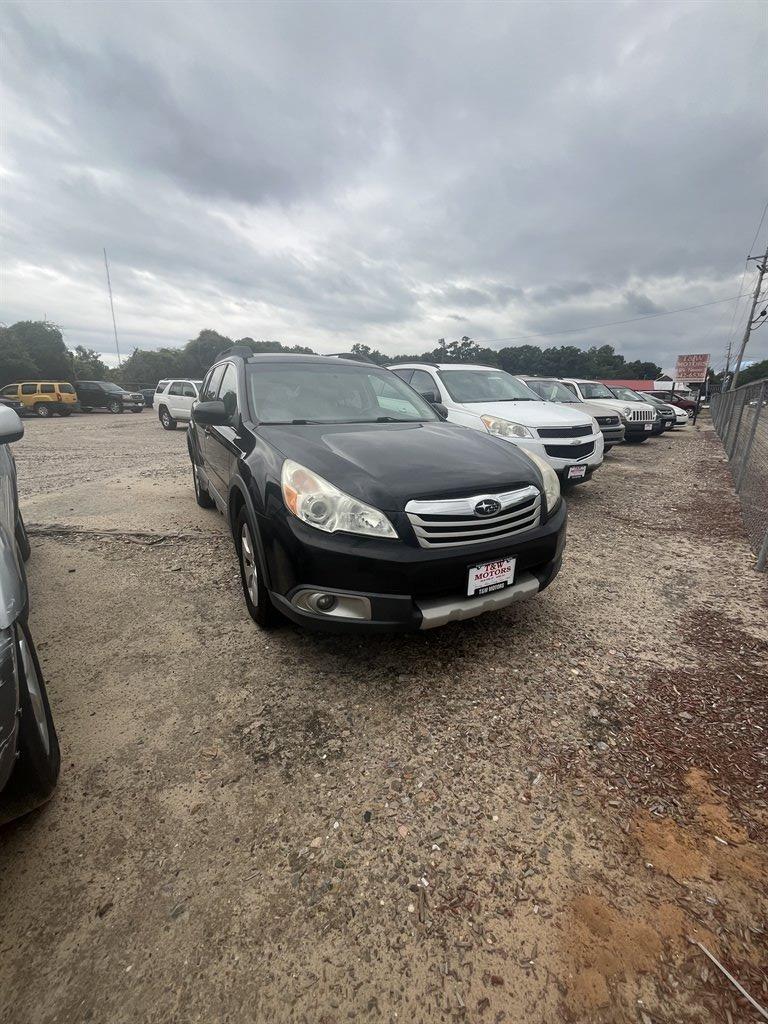 2012 Subaru Outback - $6,995