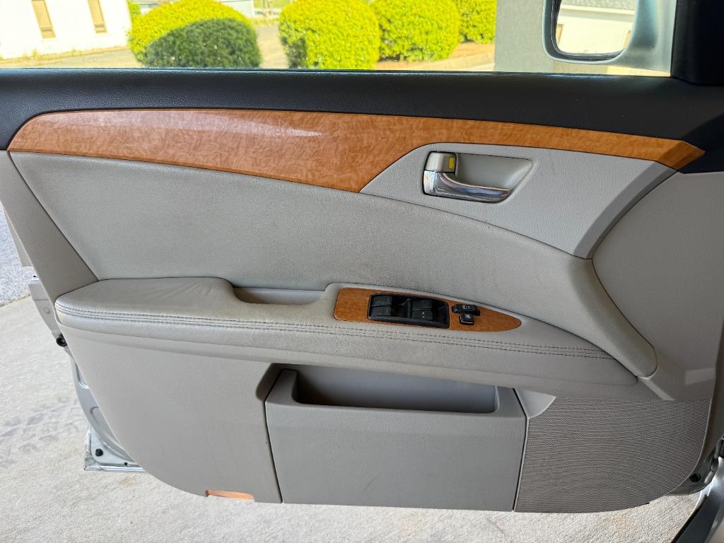 2007 Toyota Avalon - $9,995