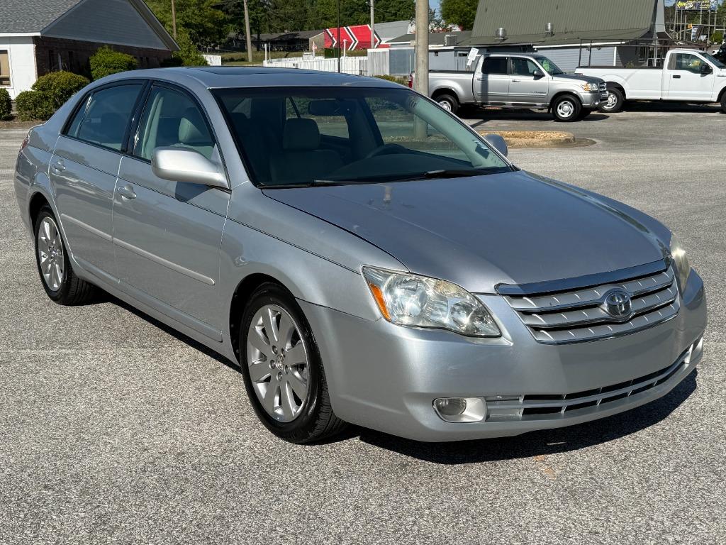 2007 Toyota Avalon - $9,995