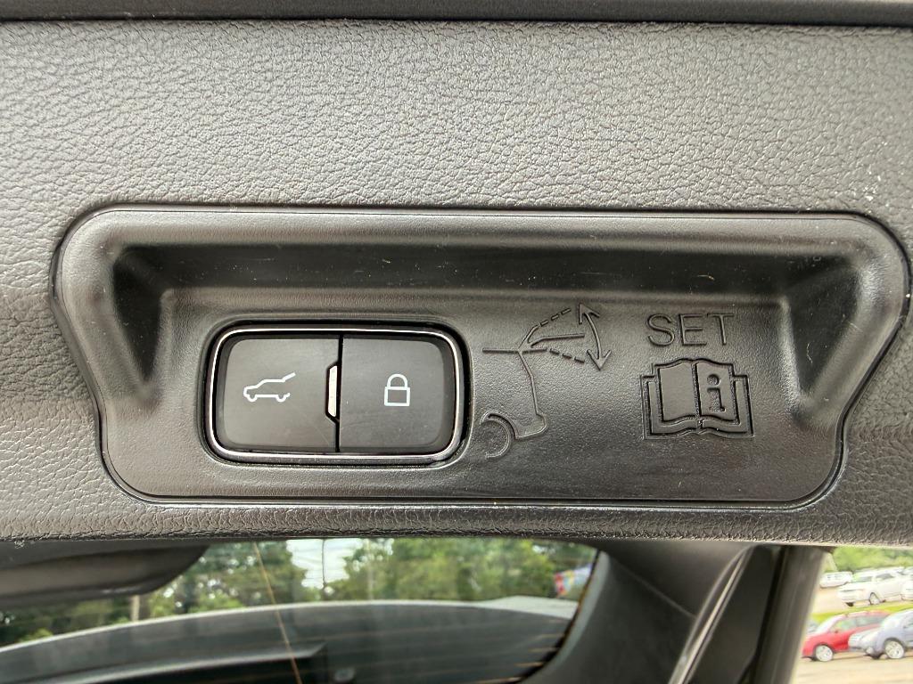 2021 Ford Explorer - $16,995