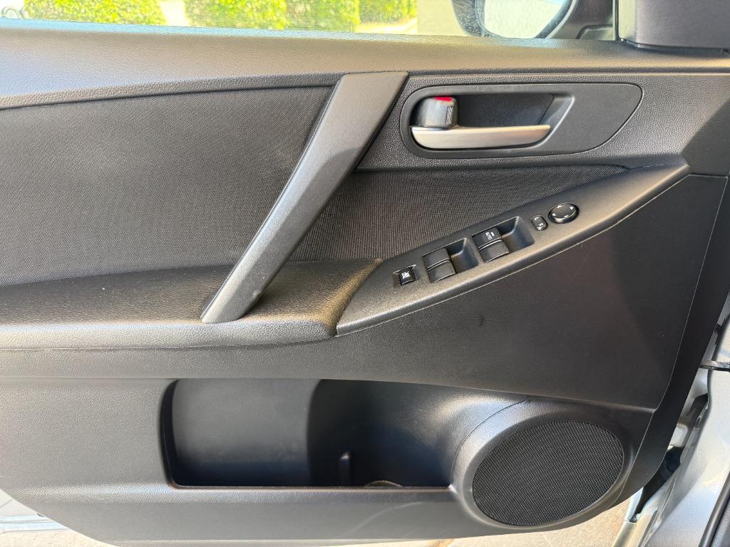 2013 MAZDA MAZDA3 - $10,995