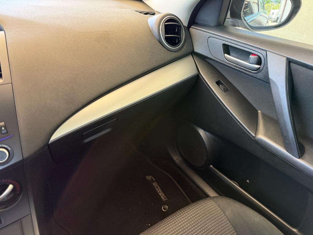 2013 MAZDA MAZDA3 - $10,995