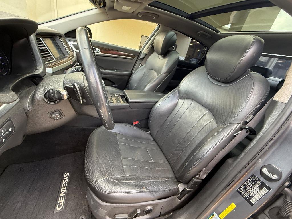 2016 Hyundai Genesis - $11,995