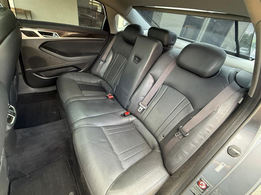 2016 Hyundai Genesis - $11,995