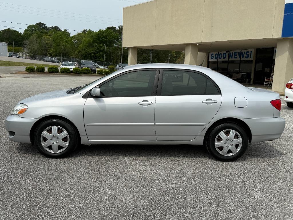 2005 Toyota Corolla CE photo