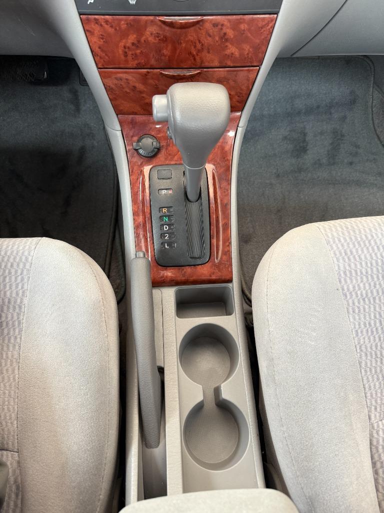 2005 Toyota Corolla CE photo