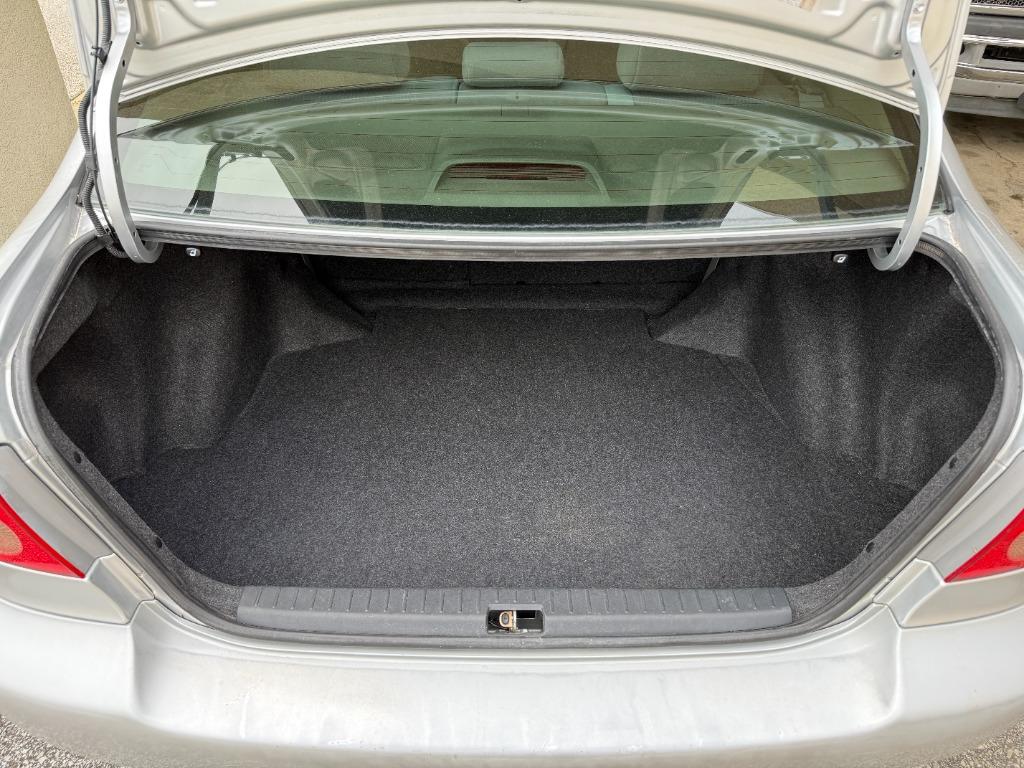 2005 Toyota Corolla CE photo