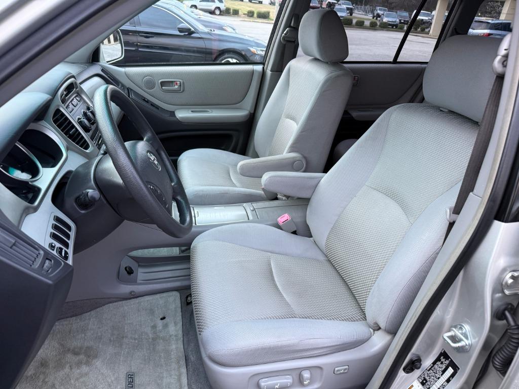 2006 Toyota Highlander - $10,995