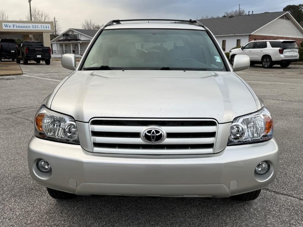 2006 Toyota Highlander - $10,995