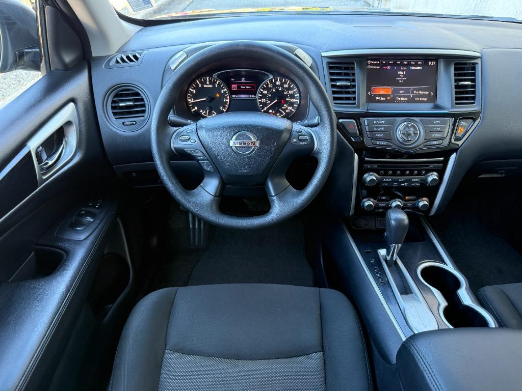 2019 Nissan Pathfinder - $14,995