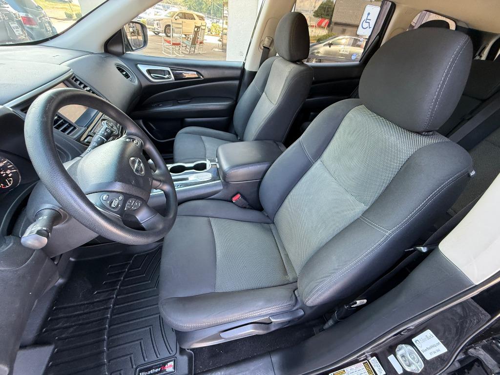 2019 Nissan Pathfinder - $13,995