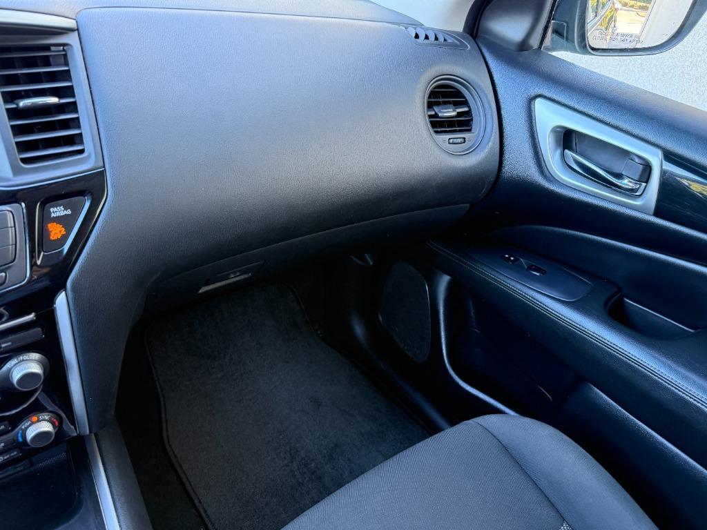 2019 Nissan Pathfinder - $14,995