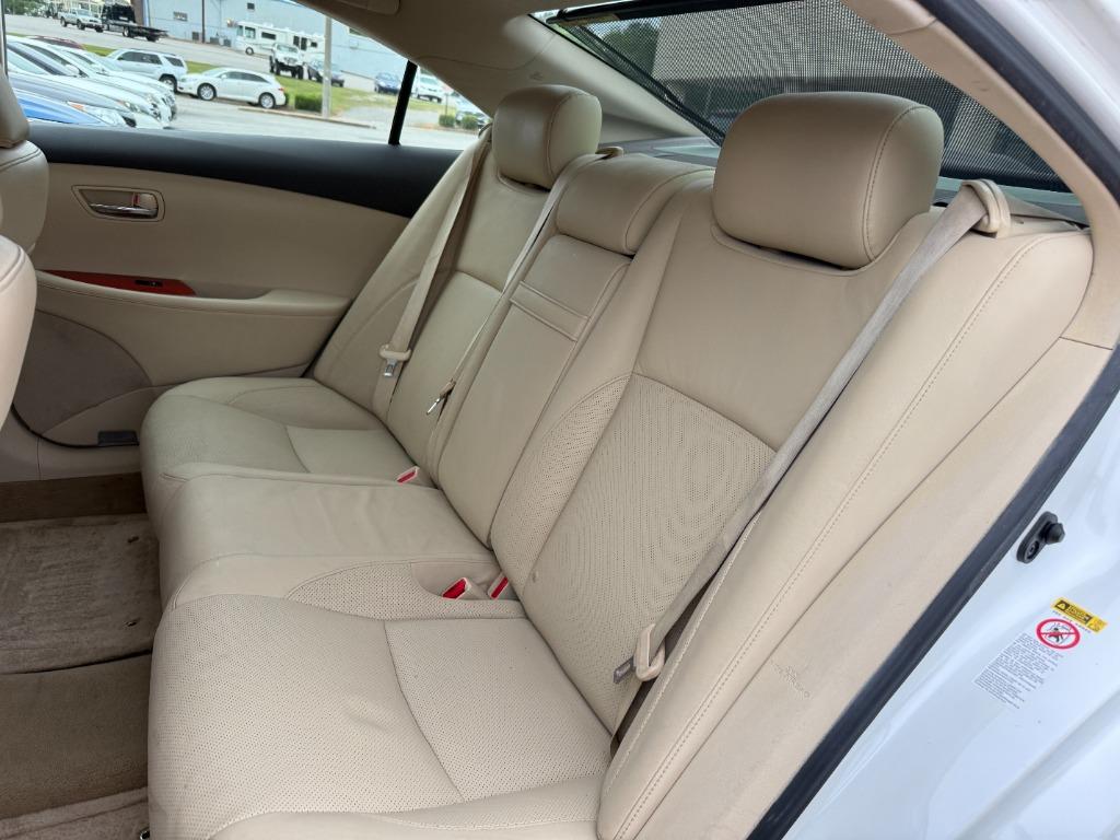 2011 Lexus ES - $10,995