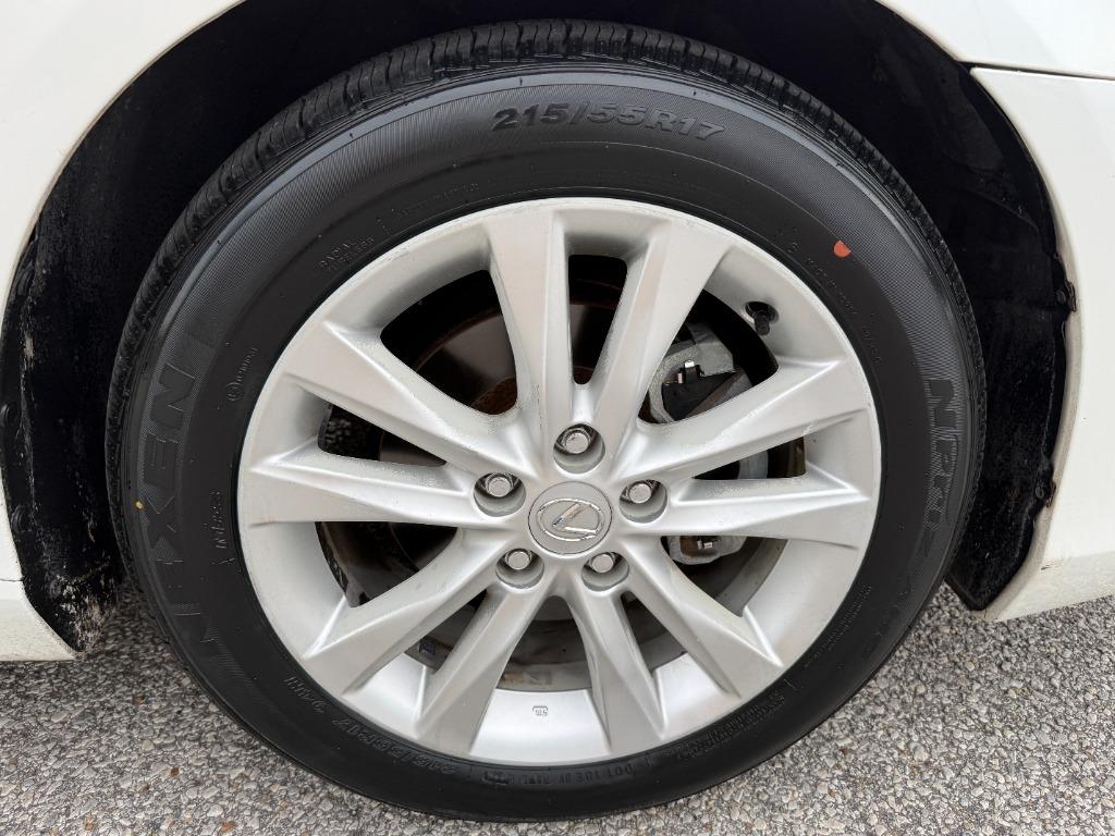 2011 Lexus ES - $10,995