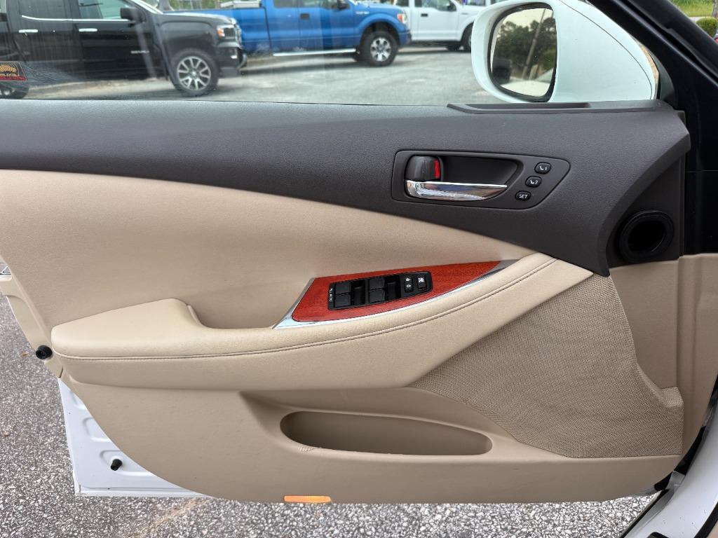2011 Lexus ES - $10,995