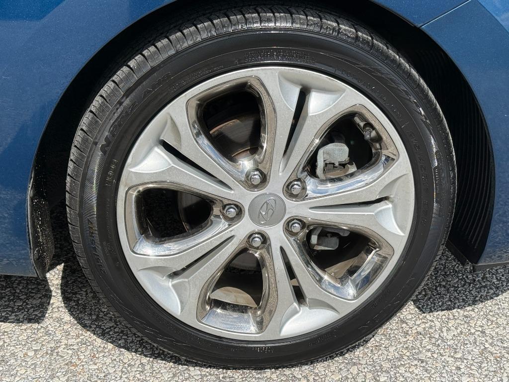 2013 Hyundai Elantra - $9,995