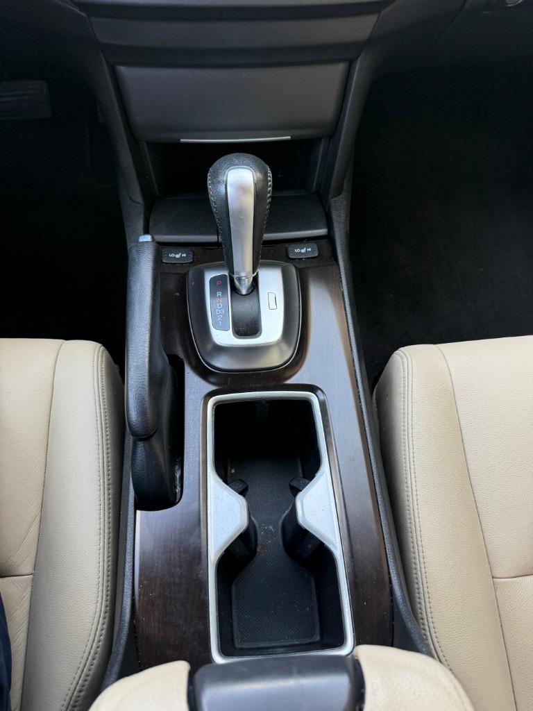 2013 Honda Crosstour - $11,995
