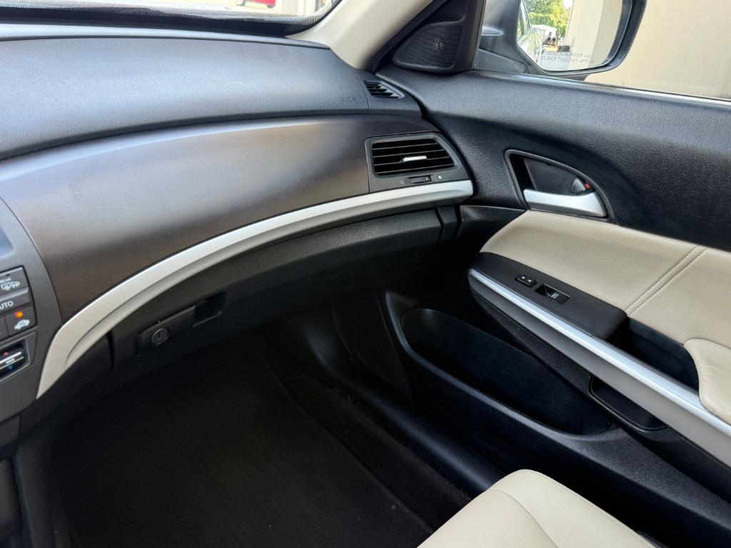 2013 Honda Crosstour - $11,995