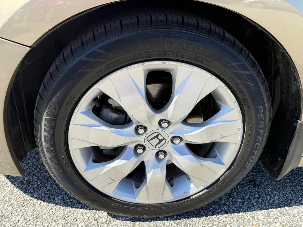 2009 Honda Accord - $9,995