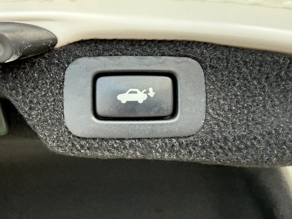 2012 Lexus LS - $11,995